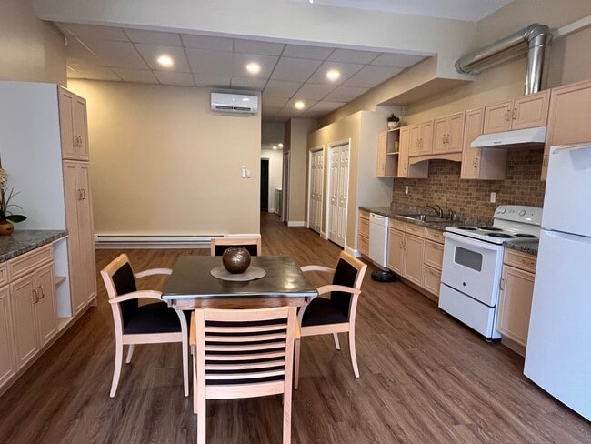 Photo - 623 Main St Unit #2