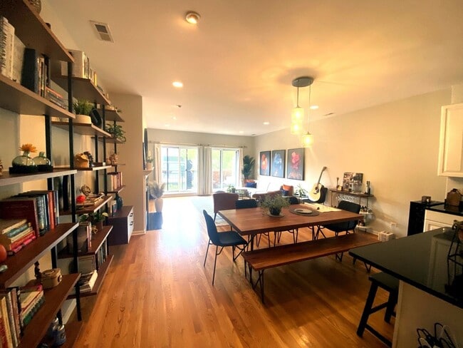 Photo - 2236 W Armitage Ave Unit 304
