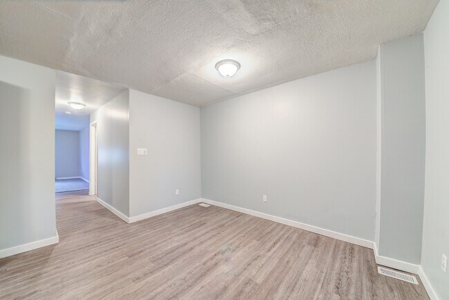 Photo - 438 Kathleen St Unit 1