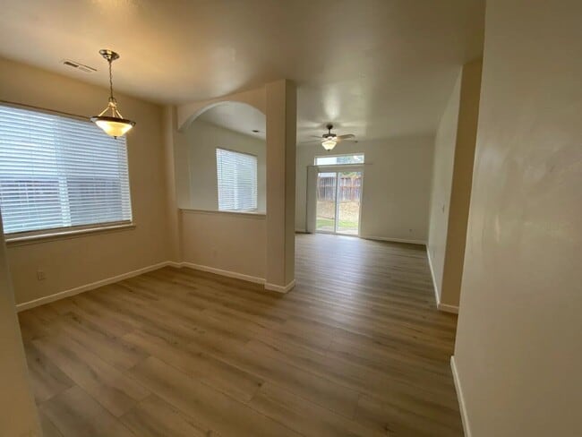 Photo - 660 Callahan Dr