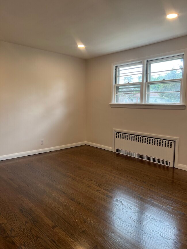 Photo - 70 Dyer Ave Unidad 2nd floor