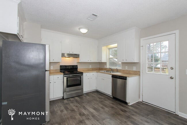 Photo - 524 Parlock Rd