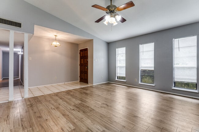 Photo - 7504 Portman Ave
