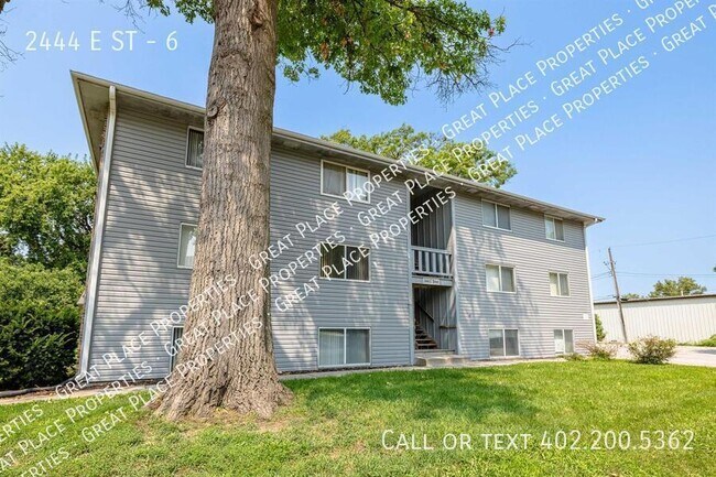 Building Photo - 2444 E St Unit 6