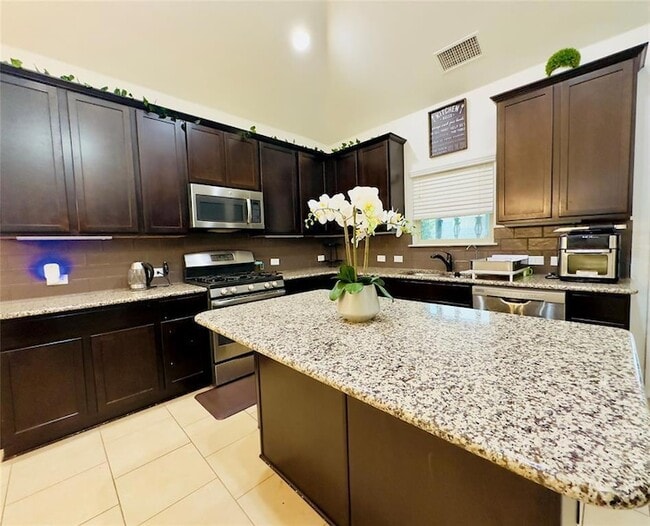 Photo - 637 Joppa Rd