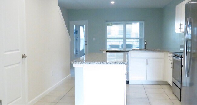 Photo - 404 Sedgewick Dr