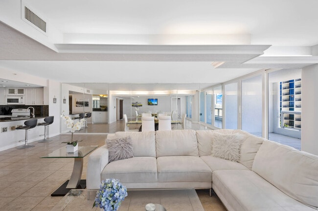 Photo - 1717 N Bayshore Dr Unit ID1054112P