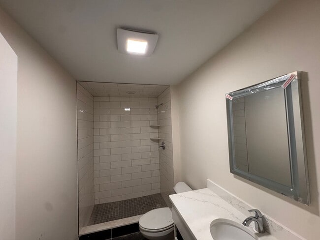 274 E Eagle St Unit 2