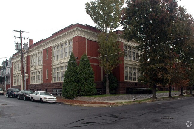 Grammary Court Apartments - Grammary Court Apartments