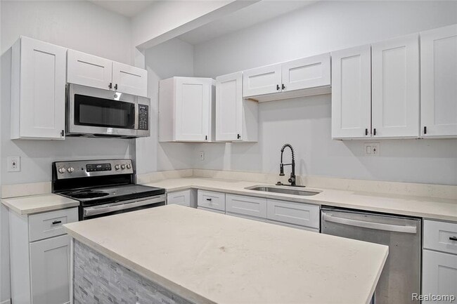 Photo - 671 Clairmount Ave