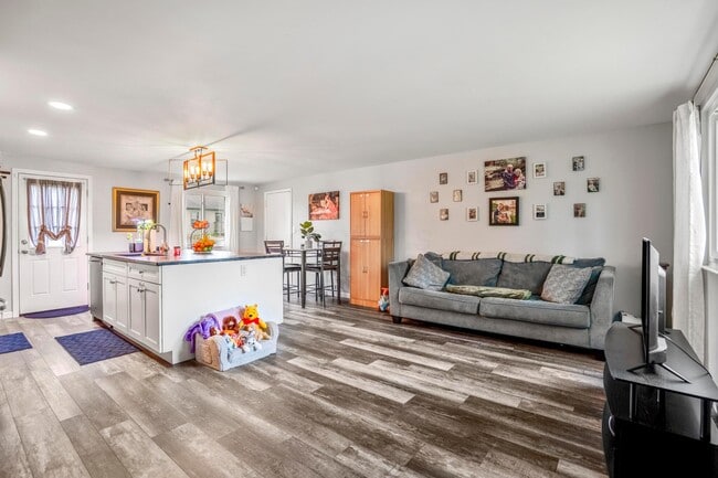 Photo - 2421 Nugget Dr