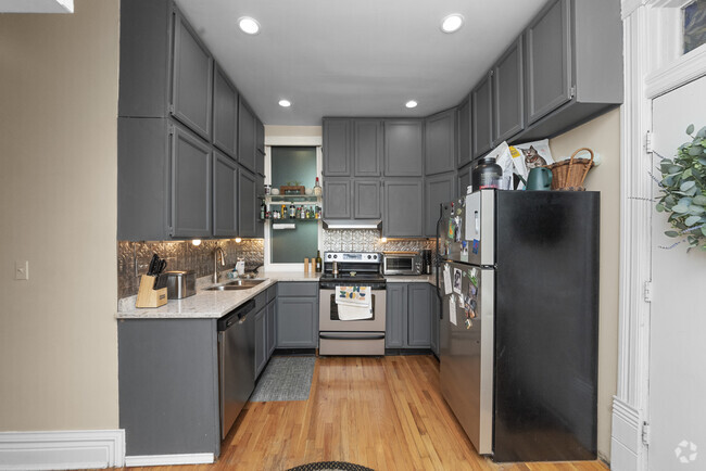 Building Photo - 2050 N Bissell St Unit 2 Rental