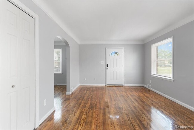 Photo - 4196 Buckingham