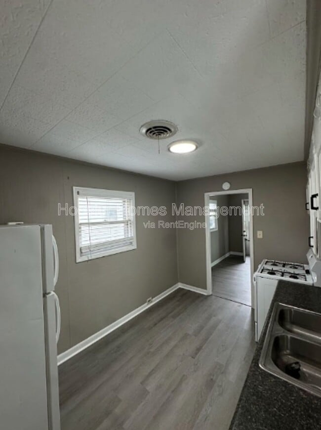 Photo - 1023 E Dixon St