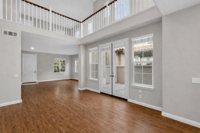 Photo - 33 Wonderland