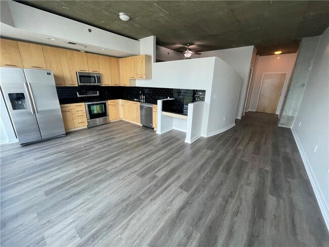Photo - 3324 Peachtree Rd NE Unit 915