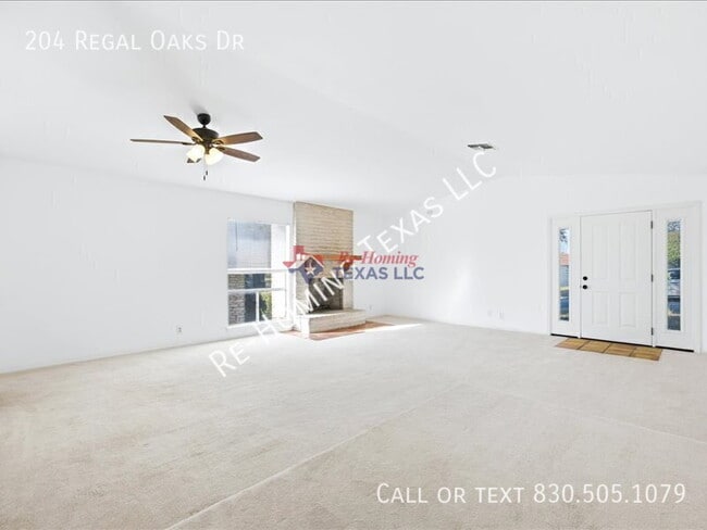 Photo - 204 Regal Oaks Dr