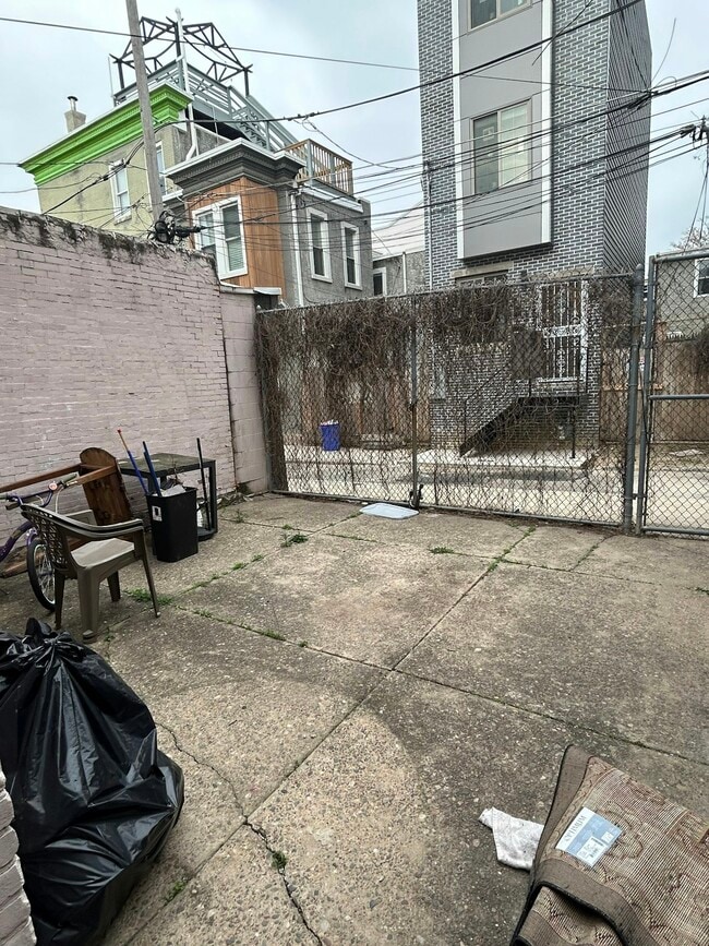 Photo - 2538 Amber St Unit 1R