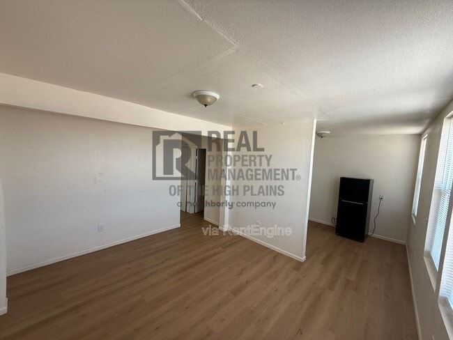 Building Photo - 709 N Mirror St Unit C