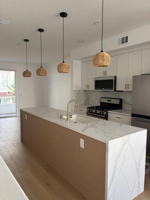 Building Photo - 815 Harbor Cliff Way Unit 239