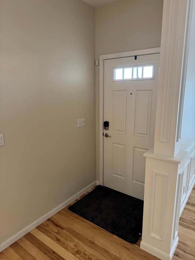 Photo - 17111-17111 111th St E