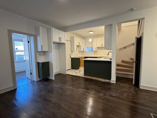 Photo - 7812 S Paxton Ave