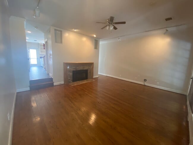 Photo - 2000 Fairview Ave