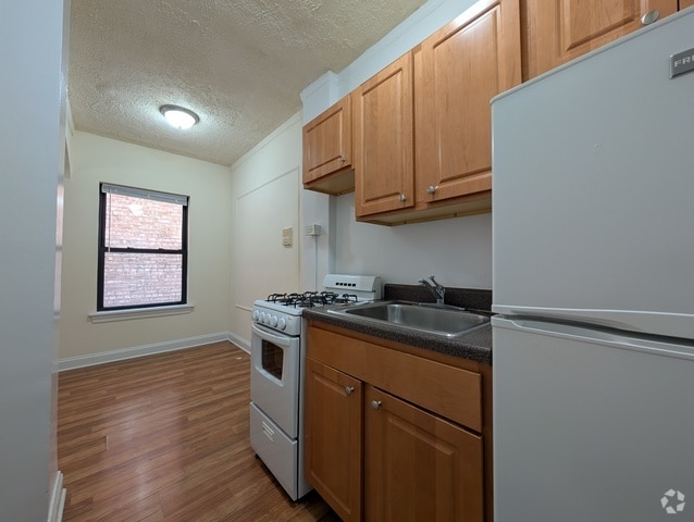 Building Photo - 5425 N Kenmore Ave Rental
