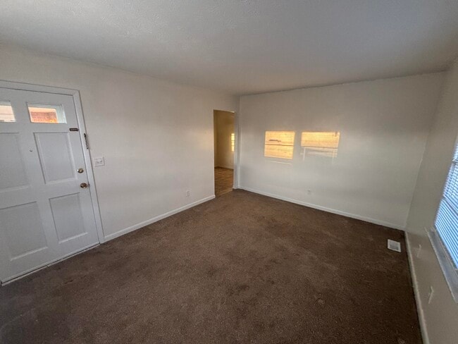1469 Huntsville Dr
