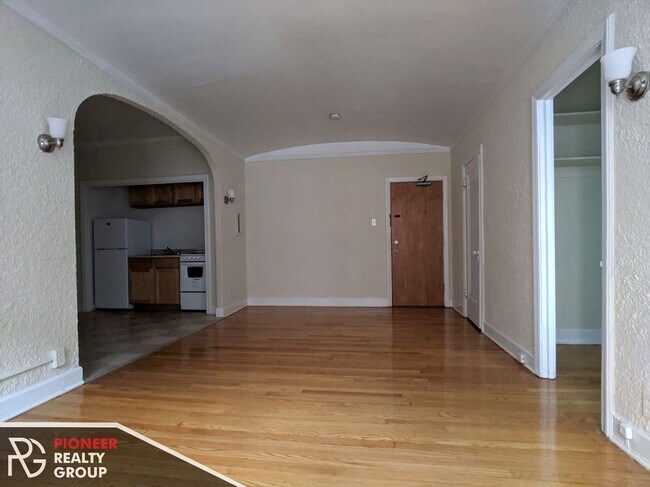 Photo - 536 W Arlington Pl Unit 108