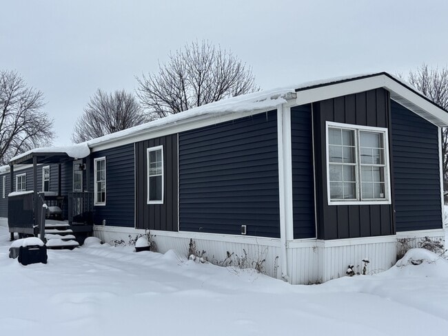 Building Photo - 1735 Blackhawk Dr