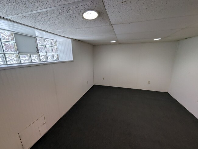 Photo - Large Home - Holmesburg