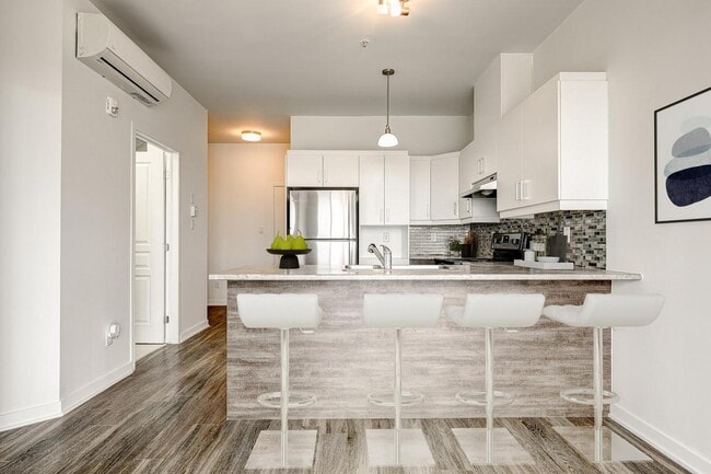 Photo - 1250 Boulevard Lucille-Teasdale