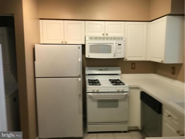 Building Photo - 12913 Alton Square Unit 316