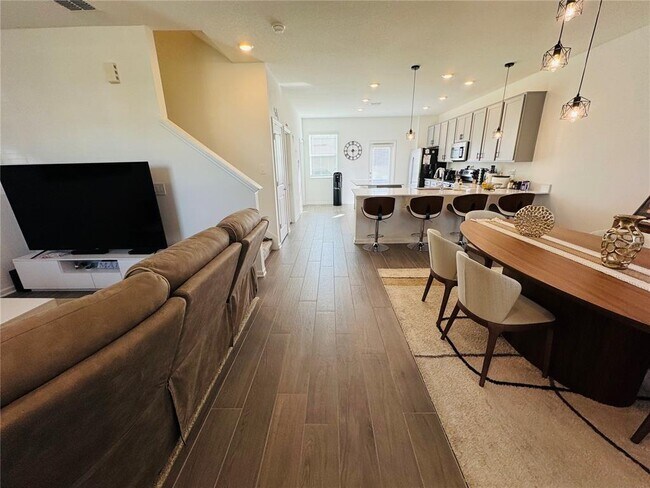 Photo - 10774 RHETT BUTLER Aly