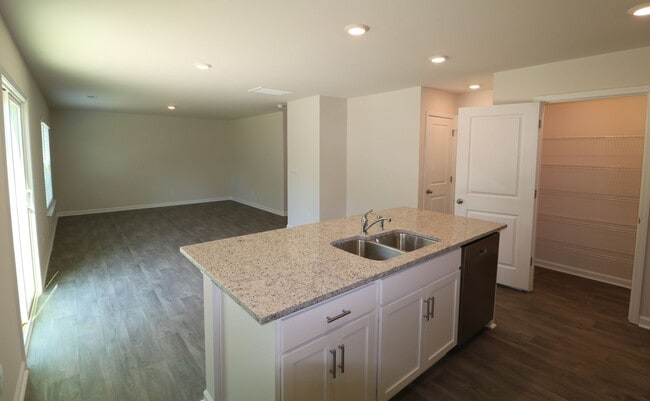 Photo - 182 Carriage Cove Cir