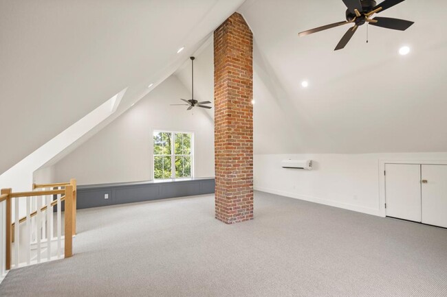 Photo - 524 W B Ave