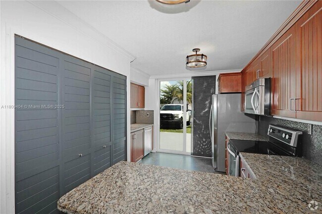 Building Photo - 12340 SW 20th Ter Rental