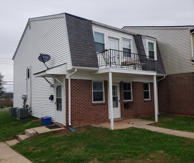 Exterior Front - 13 Reliance Ct Unidad 2nd floor