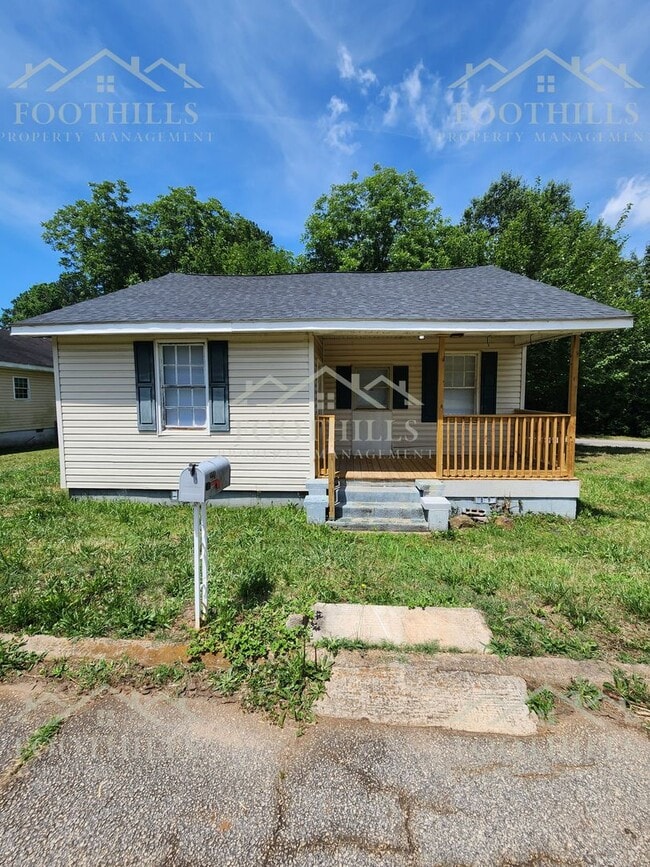 2 Bedroom Home in Anderson – Pet Friendly! - 2 Bedroom Home in Anderson – Pet Friendly!