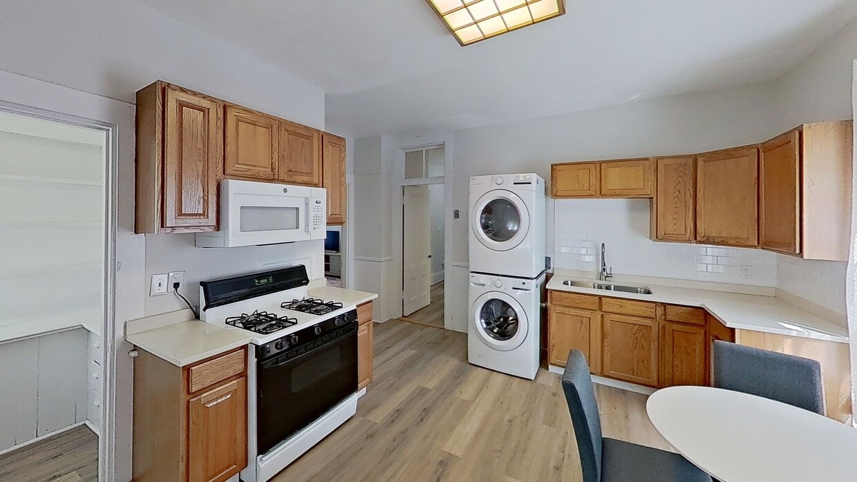Photo - Private bedroom in 3 bed/1 bath Home