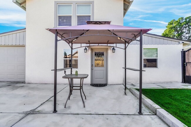 Photo - 4134 N Maroa Ave