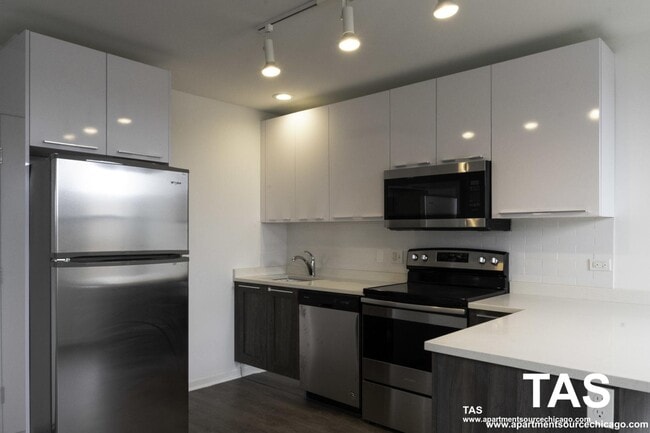 Photo - 940 W Winona St Unit 605