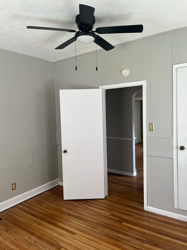 Bedroom - 2615 Sheridan Dr Unit 3