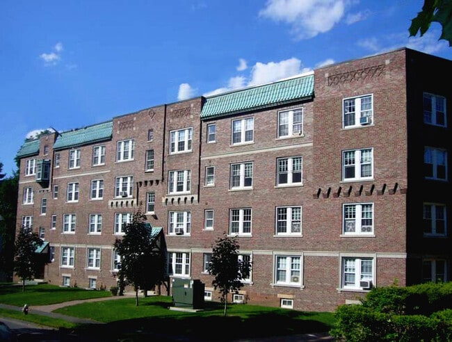 Front of building - 77 Prospect St Unit #5