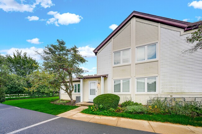 Photo - 120 W Inverrary Ln