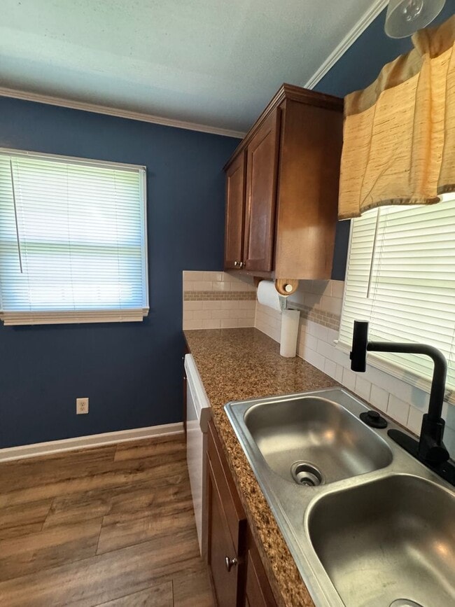 Photo - 829 Montclair Cir NW