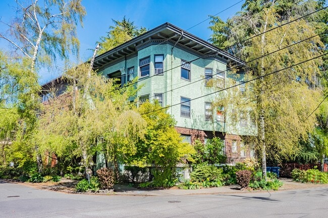 302 10th Ave. East