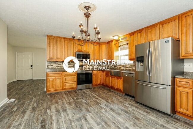 Photo - 5 Bedroom Pet-Friendly Home in Knoxville, TN with Main Street Renewal