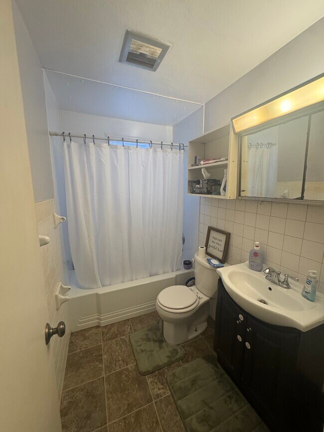 Photo - 749 S Grant St